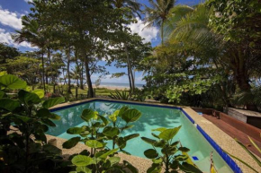 Gecko's Cottage - Absolute Beachfront